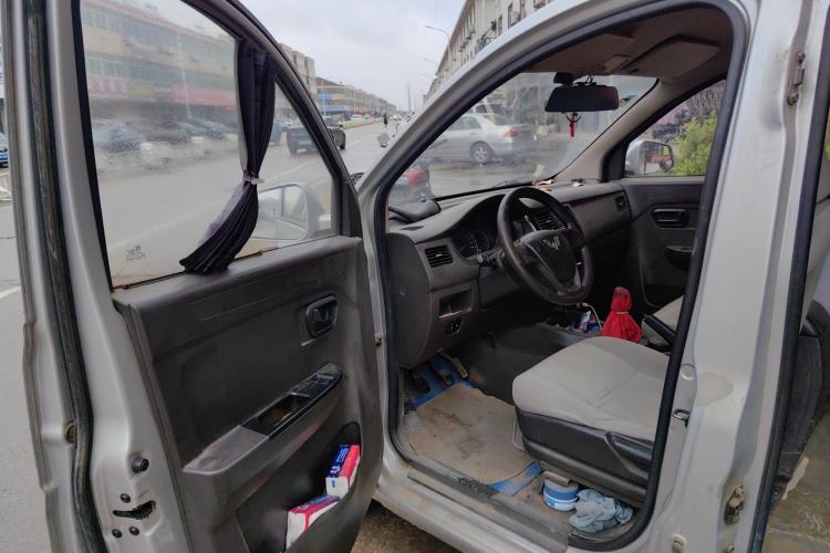 Used Wuling Rongguang V 2016 1.5L Standard Version Driver Seat
