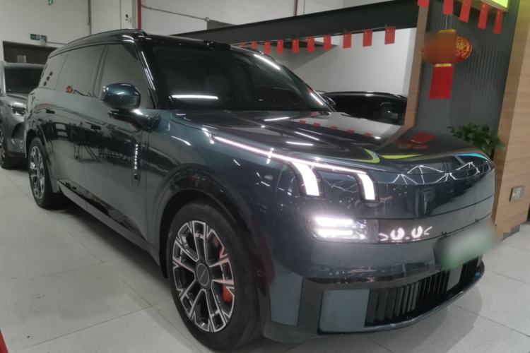 Used Lynk & Co 900 2025 1.5T Ultra Front Right 45 Deg