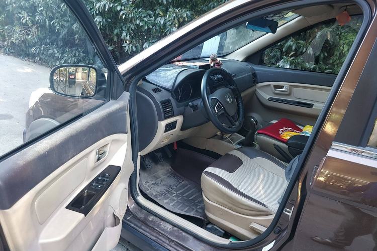 Used BAIC Weiwang M30 2017 1.5L M30S Standard DAM15DL
