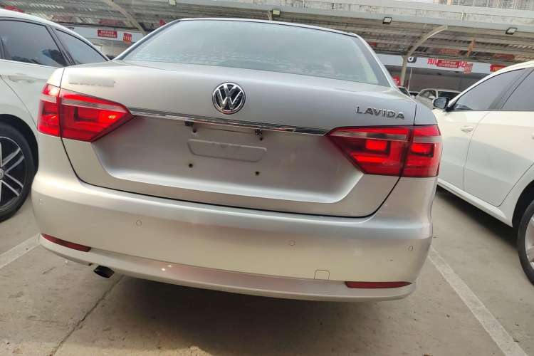 Used Volkswagen Lavida 2013 Restyled Classic 1.6L Automatic Comfort Edition
