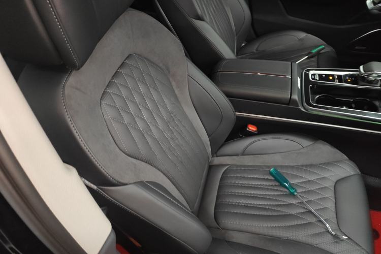 Used Hongqi HS5 2023 2.0T Qixiang Pro Edition Right Front Seat