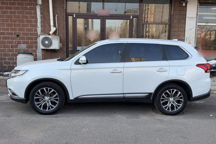 Used Mitsubishi Outlander 2018 2.4L 4x4 Elite Edition 5 Seats