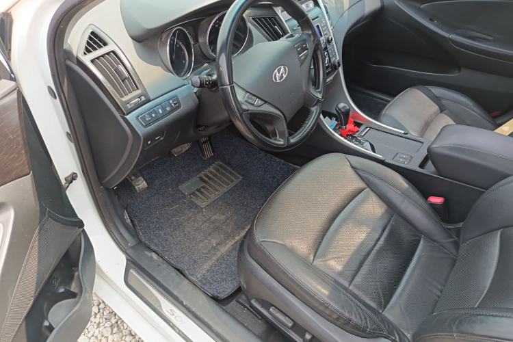 Used Hyundai Sonata 2013 2.0L Automatic Luxury Edition Driver Seat