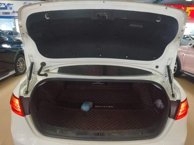 Used Bestune B70 2014 2.0L manual luxury version — 18