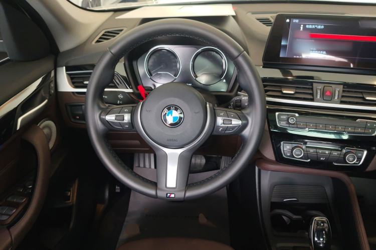 Used BMW X1 2022 sDrive25Li Leading Model Steering Wheel