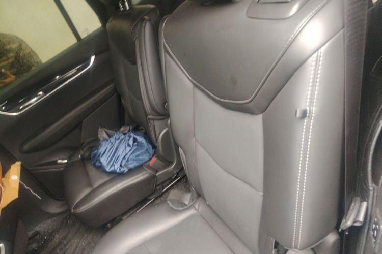 Used Cadillac XT6 2022 2.0T Six-Seater Four-Wheel-Drive Luxury Standard Edition Left Rear Seat