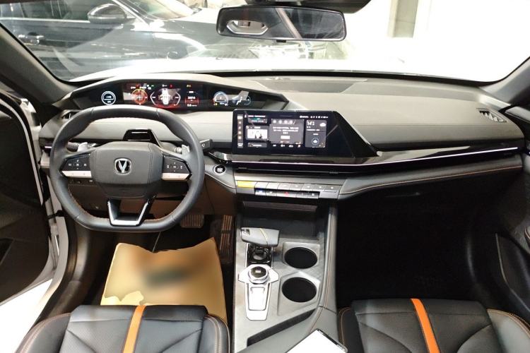 Used CHANGAN UNI-V 2024 1.5T Prestige Edition
