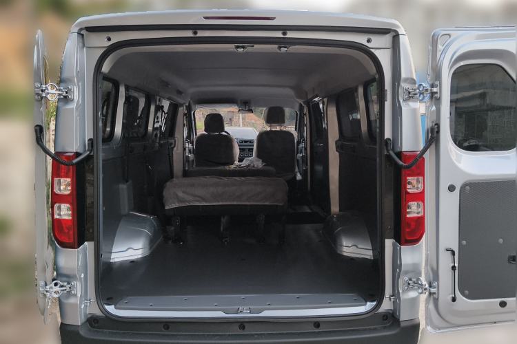 Used Wuling Yangguang 2025 Model 400km Bus Edition—Comfort Edition
