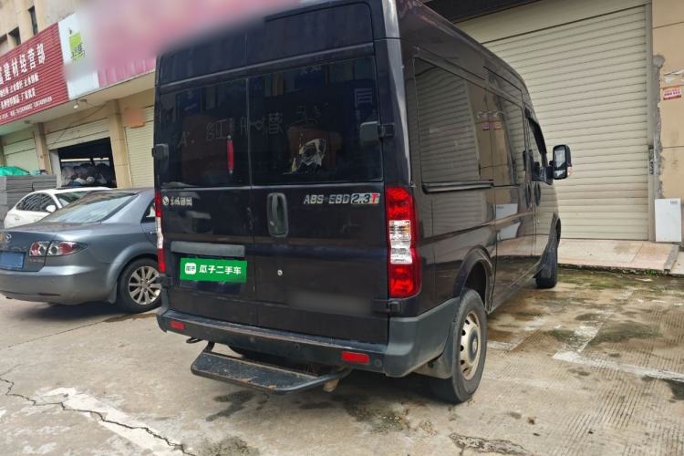 Used Dongfeng Yufeng 2020 2.3T Economy Standard Edition Logistics Vehicle Short Wheelbase Mid-Roof Design 5-9 Seats WP2.3 Rear Right 45 Deg