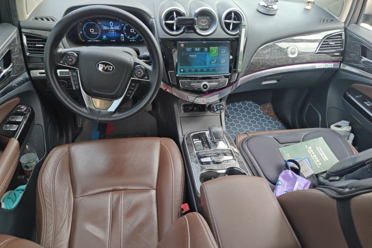 Used BYD Tang New Energy 2015 2.0T Four-Wheel-Drive Flagship Model
