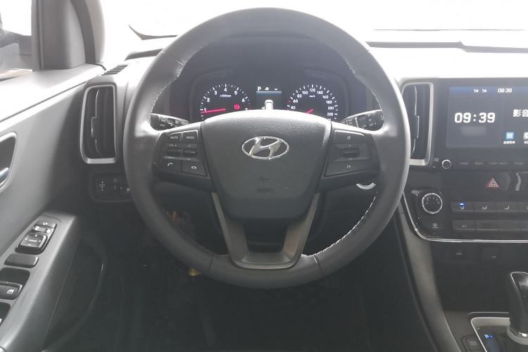 Used Hyundai ix35 2019 2.0L Automatic 2WD Zhiyong·Changxiang Edition China V Standard Steering Wheel