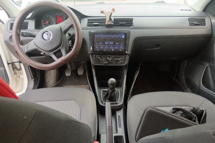 Used Volkswagen Santana 2019 1.5L Manual Fashion Edition China VI Standard Center Console