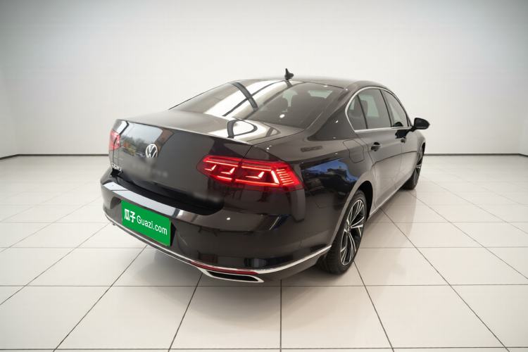 Used Volkswagen Magotan 2020 330TSI DSG Luxury Edition Rear Right 45 Deg