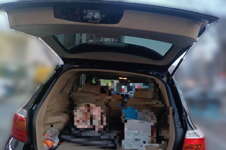 Used Toyota Highlander 2011 2.7L Two-Wheel Drive 5-Seater Sport Edition Trunk