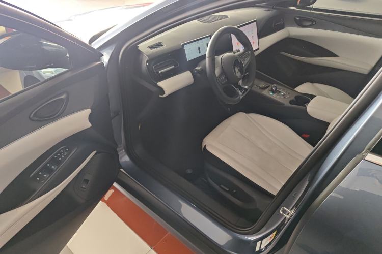 Used BYD Seal 06 New Energy 2025 DM-i Smart Drive 120KM Deluxe Model Driver Seat