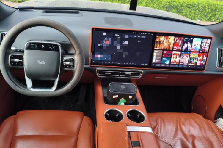 Used Li Auto L8 2023 Pro Model Center Console