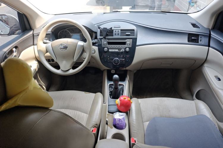 Used Nissan Tiida 2011 1.6L Manual Smart Version