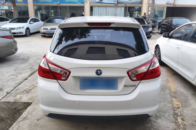 Used Venucia R50 2015 1.6L Automatic Fashion Edition