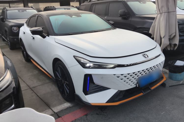 Used Changan UNI-V 2025 1.5T 500Bar Prestige Sporty Version
