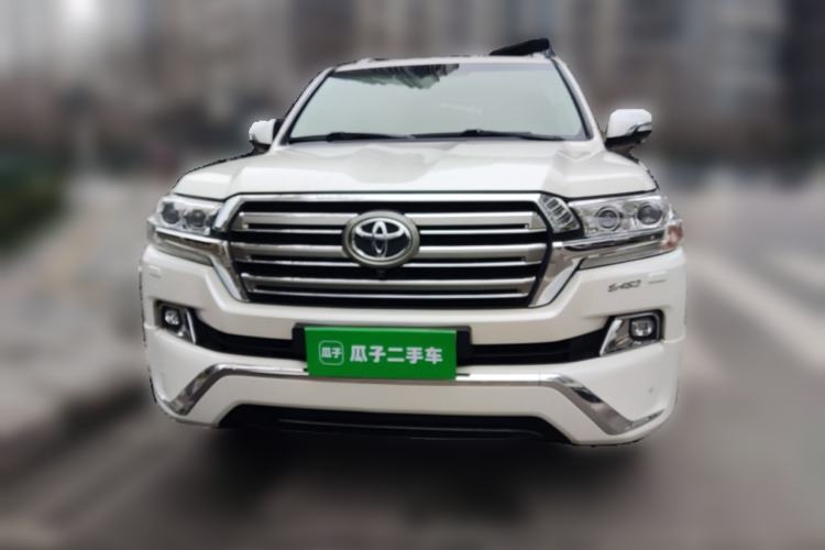 Used Toyota Land Cruiser 2018 5.7L VX-R Lifted Middle East Version