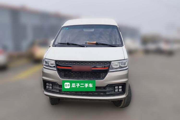 Used Jinbei New Hiace X30L 2024 Wealth Edition Van 2/5 Seats Front-Mounted Air Conditioning Front