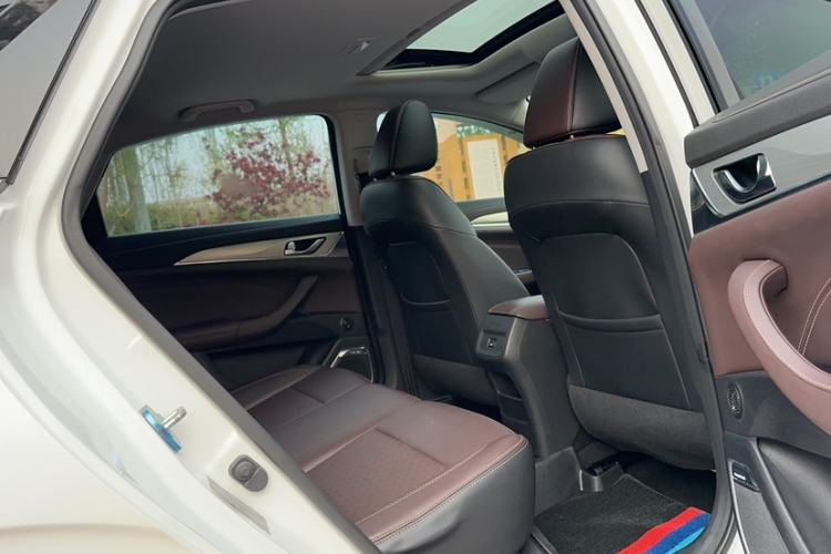 Used CHANGAN Eado 2018 High-Energy Edition 1.6L GDI Automatic Zhenfeng Model China V Standard
