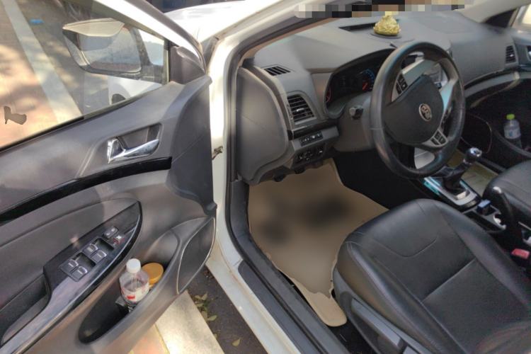 Used BYD Surui 2014 1.5L Manual Luxury Model Driver Seat