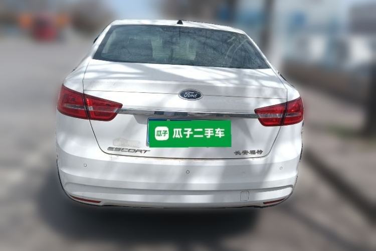 Used Ford Escort 2015 1.5L Manual Fashion Edition