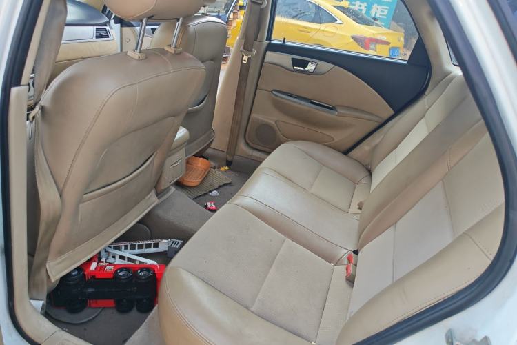 Used Buick Excelle 2013 1.5L Automatic Classic Model
