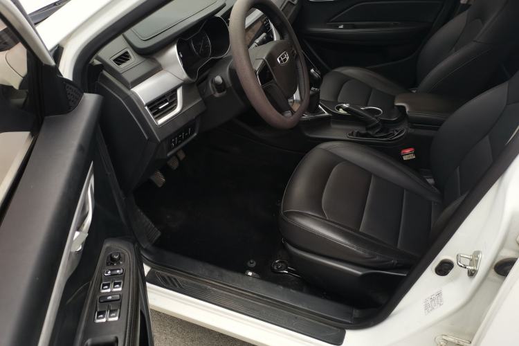 Used Geely Auto Vision 2019 Upgraded Model 1.5L Manual Luxury Version China VI Standard