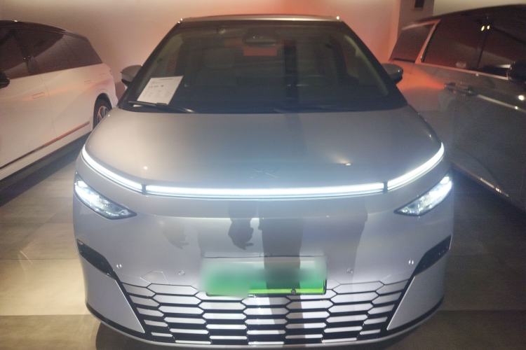 Used XPeng X9 2024 702 Ultra-Long Range Pro Front