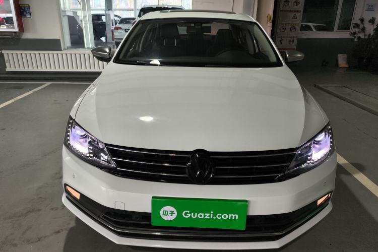 Used Volkswagen Sagitar 2015 230TSI Automatic Luxury Model
