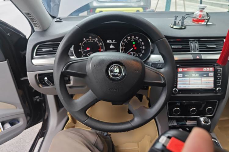 Used Skoda Superb 2013 1.4TSI DSG Sport Edition Steering Wheel