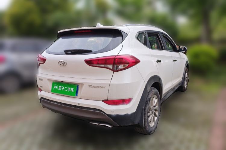 Used Hyundai Tucson 2015 1.6T Dual-Clutch Two-Wheel-Drive Smart Model Rear Right 45 Deg