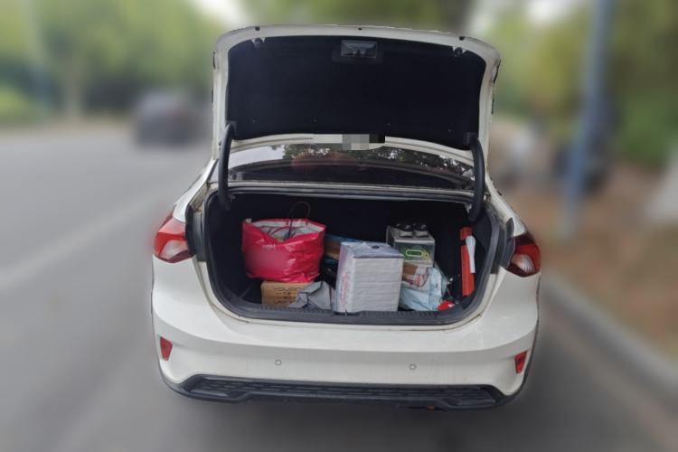 Used Ford Focus 2022 Sedan EcoBoost 180 Automatic Performance Edition Trunk