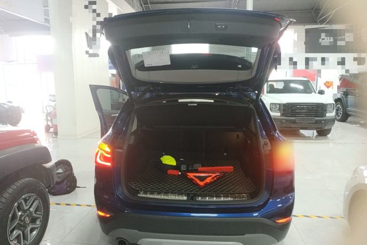 Used BMW X1 2018 sDrive18Li Luxury Model Trunk