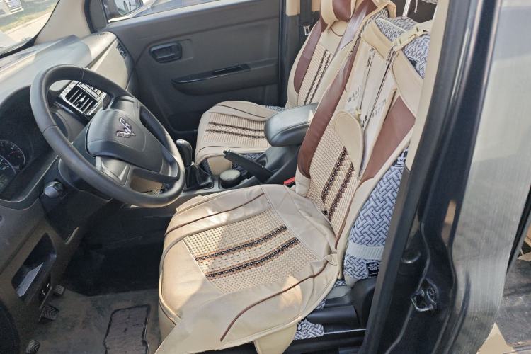 Used Wuling Rongguang V 2015 1.2L Standard Version
