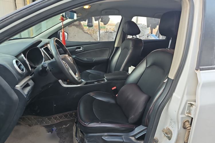 Used Venucia T70 2015 2.0L Manual RuiQu Version
