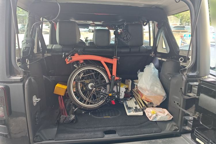 Used Jeep Wrangler 2015 3.6L Rubicon Four-Door Edition Trunk