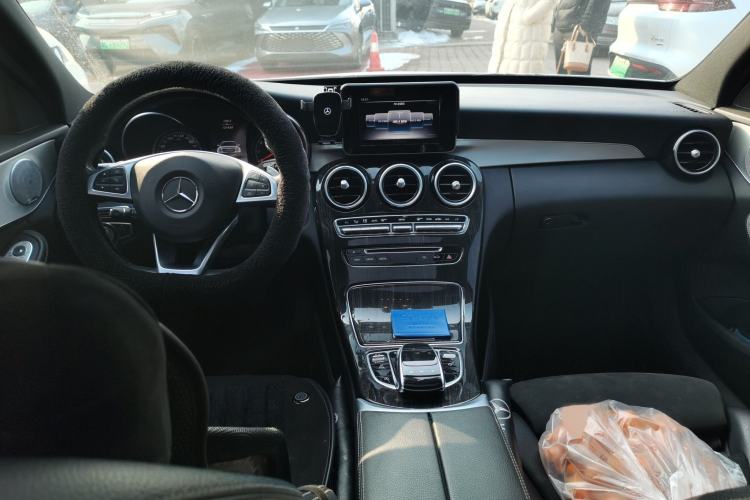 Used Mercedes-Benz C-Class 2018 C 200 Achievement Special Edition Interior 2