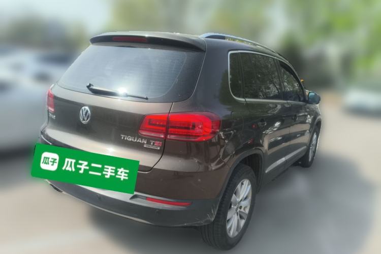 Used Volkswagen Tiguan 2015 1.8TSI Automatic All-Wheel-Drive Luxury Model Rear Right 45 Deg