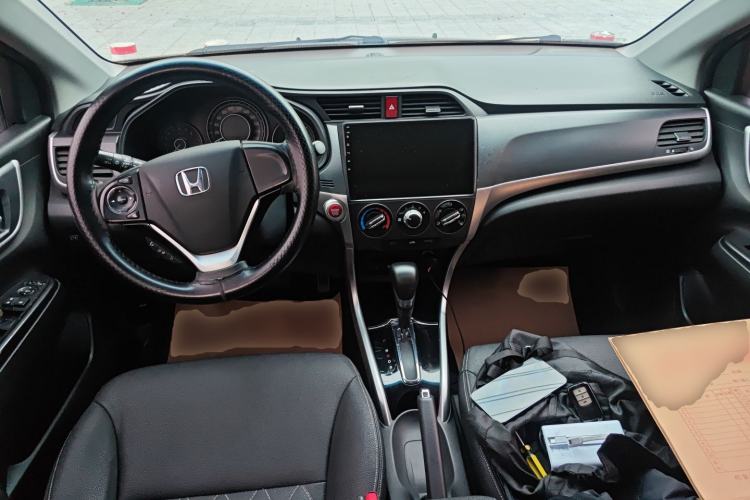 Used Honda Crider 2017 1.8L CVT Luxury Special Edition Center Console