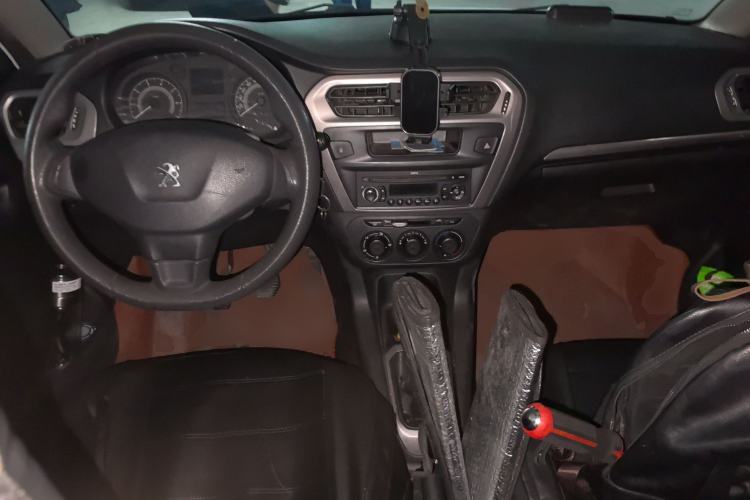 Used Peugeot 301 2014 1.6L Manual Comfort Edition Center Console