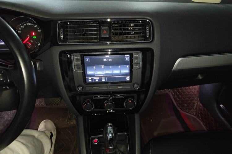 Used Volkswagen Sagitar 2018 280TSI DSG Ignite Edition Audio And AC Panel