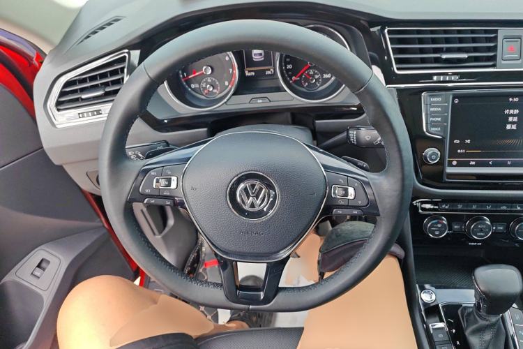 Used Volkswagen Tiguan L 2017 330TSI Automatic Two-Wheel Drive Flagship Edition
