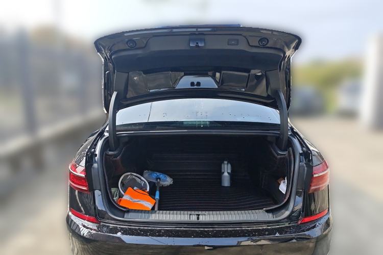 Used Volkswagen Passat 2025 Outstanding Model 380TSI Dragon Glory Edition
