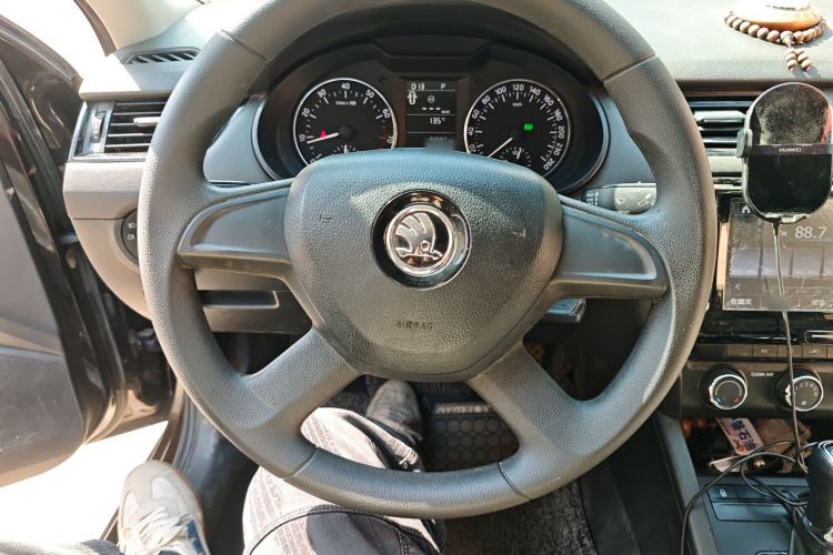 Used Skoda Octavia 2015 1.4TSI DSG Eado Edition Steering Wheel