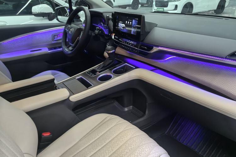 Used Toyota SIENNA 2024 2.5L Hybrid Comfort Edition