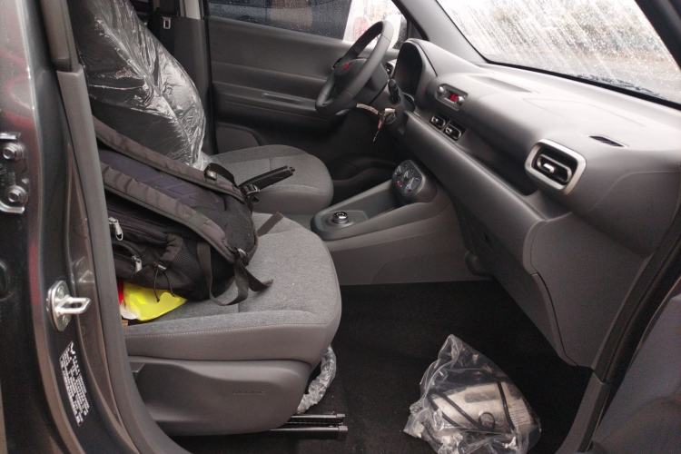 Used Wuling Hongguang New Energy 2024 All-Electric Model 300KM Practical Version
