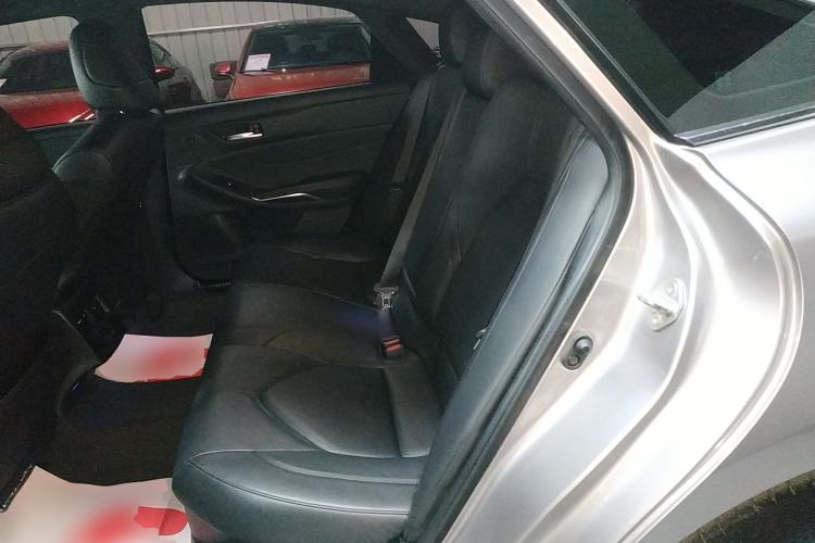 Used Toyota Avalon 2019 Dual-Engine 2.5L Luxury Edition China VI Standard